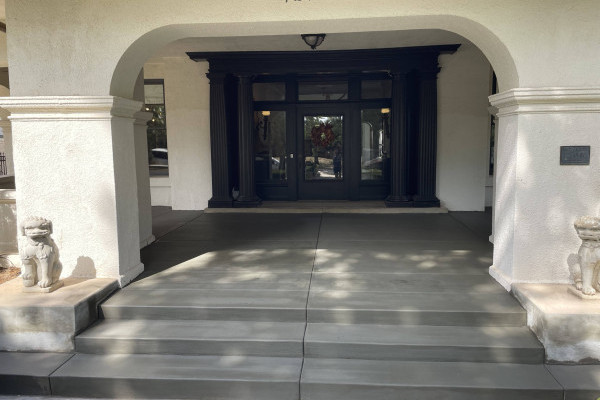 PORCHES